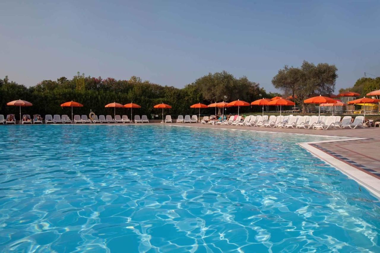 Holiday Homes In Sirmione/Gardasee 22174 ภายนอก รูปภาพ