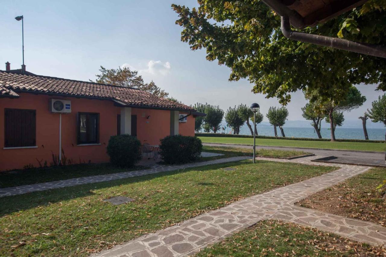 Holiday Homes In Sirmione/Gardasee 22174 ภายนอก รูปภาพ